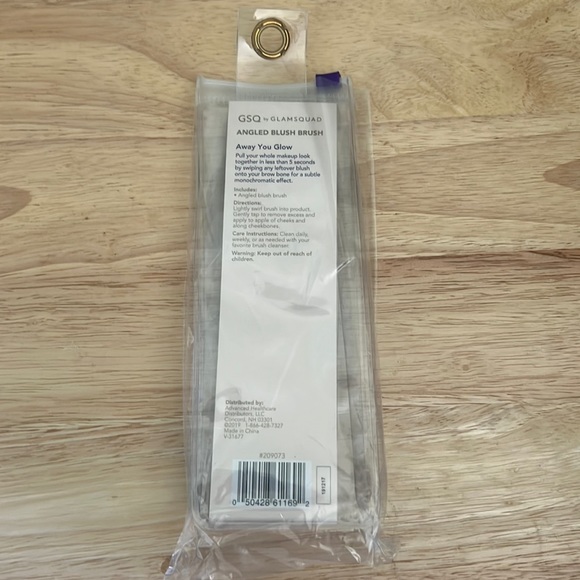 GSQ By Glamsquad ANGLED BLUSH CONTOUR MAKEUP BRUSH  NEW - Picture 2 of 2